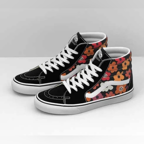 Vans Sk8-Hi Black Flower *NWT* - Picture 2 of 16